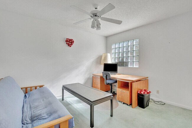 Building Photo - 23088 Via Stel