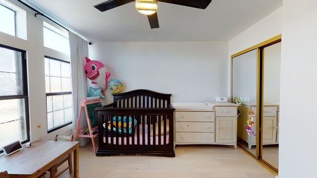 Building Photo - Bright 3 Bed 2 Bath Furnished Condo Available for Long Term Lease