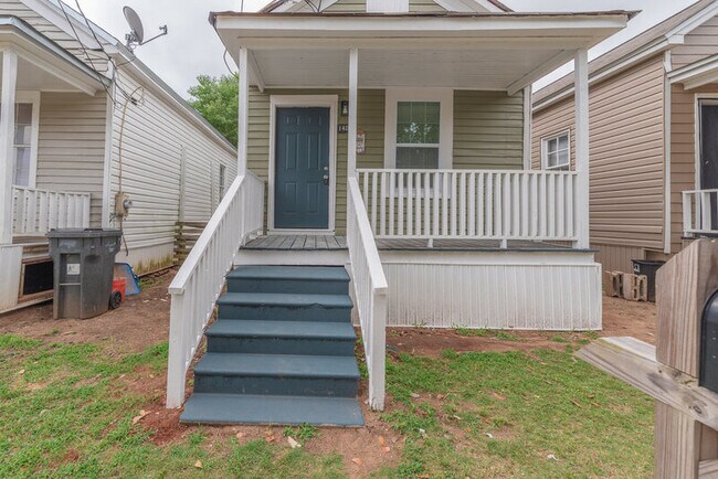 Building Photo - 1408 Maple St