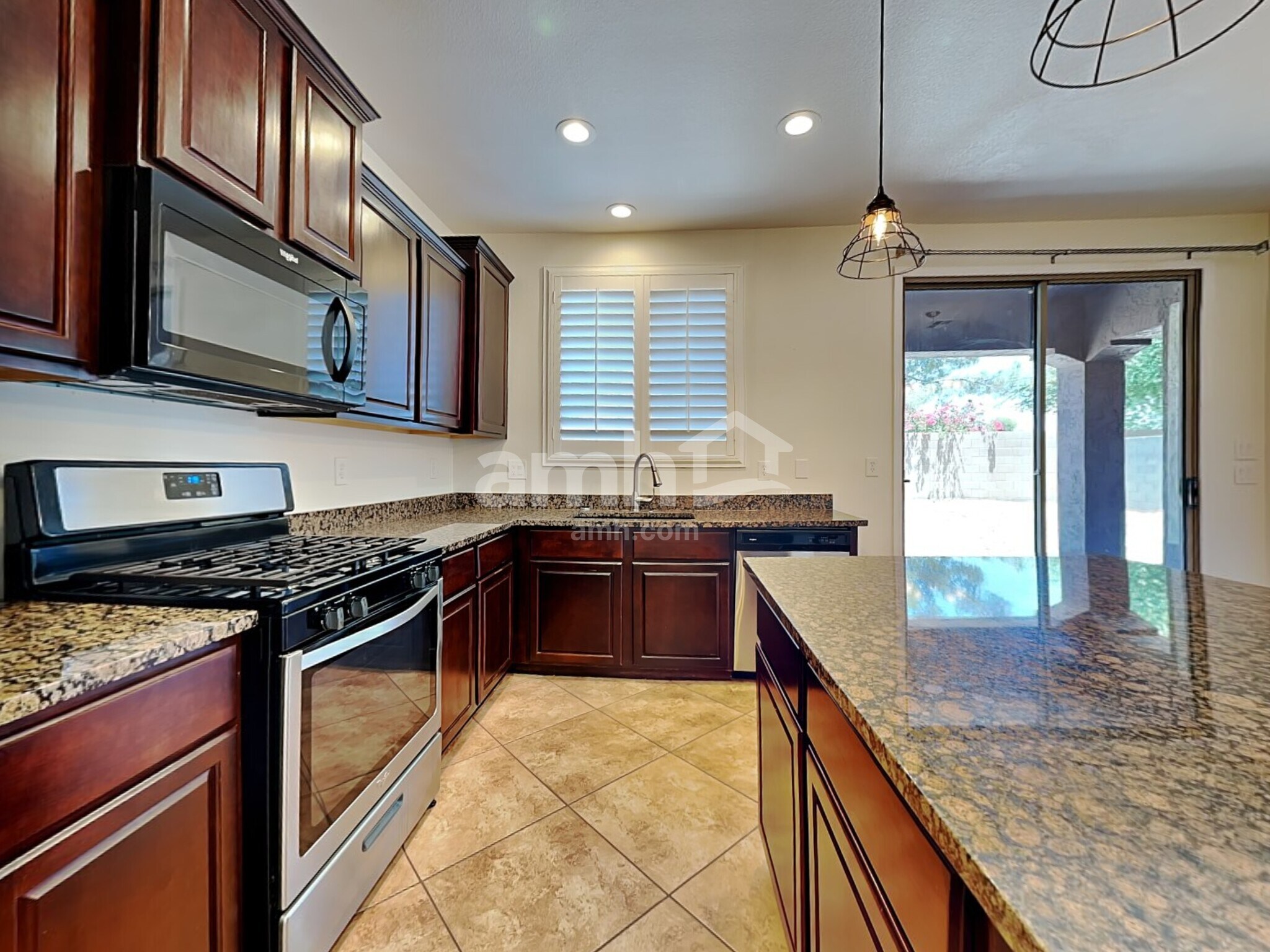 Building Photo - 6211 S Pearl Dr