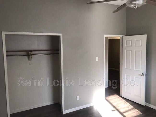 Building Photo - 370 St Edward Ln