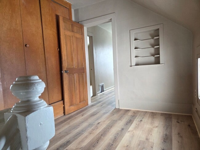 Building Photo - Freshly Updated 4 Bedroom 1 Bath Single Family Home in Marinette