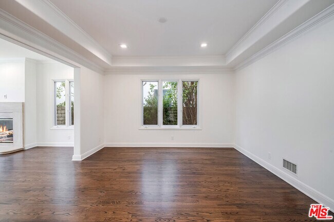 Building Photo - 161 N Hamel Dr