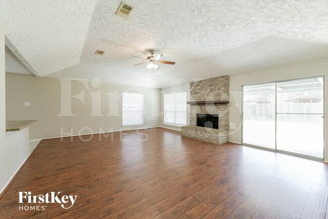 Building Photo - 8326 Carmelwood Ln