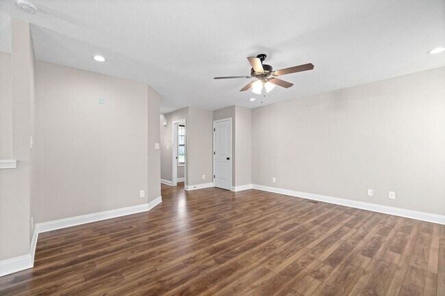Building Photo - 1709 Rains Rd