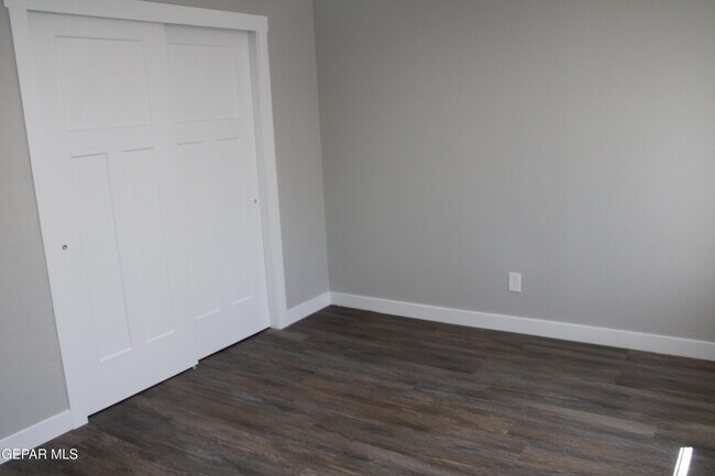 Building Photo - 3133 Fierro Dr