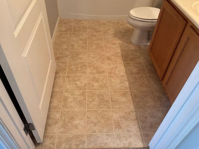 Building Photo - Condo 2 bedroom 2 bathroom Gated Entrance