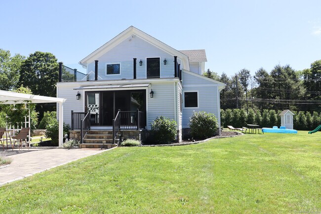 Building Photo - 374 Grassy Hill Rd