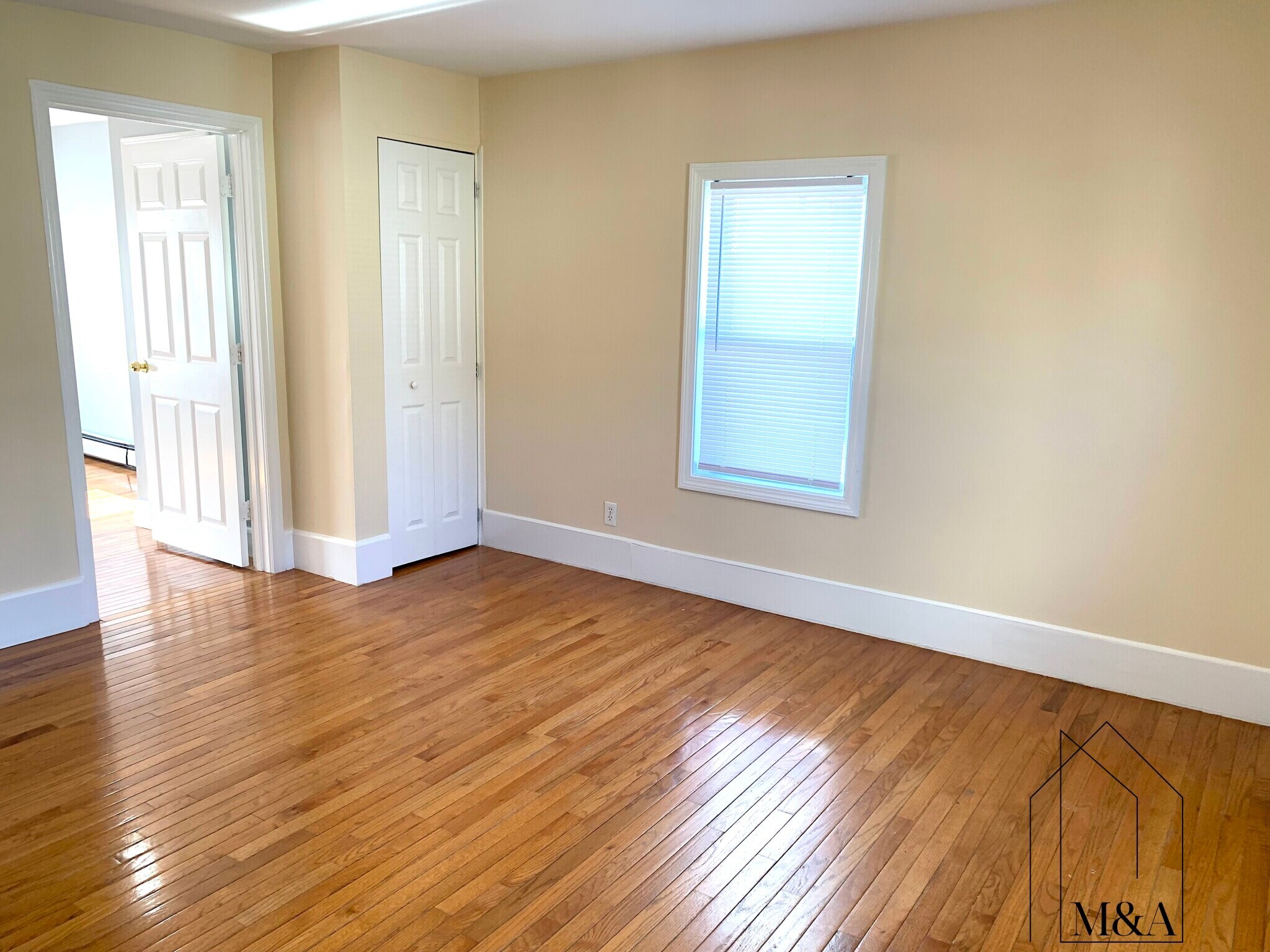 Building Photo - 186 Broadway