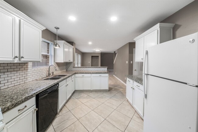 Building Photo - 6803 Highwind Bend Ln