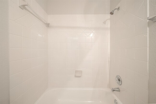 Building Photo - 40712 Guillemont Ln