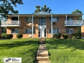 Building Photo - 9910 Broadmoor Dr