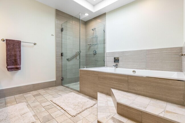 Building Photo - 6 Colgate Dr