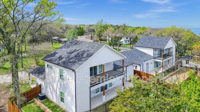 Building Photo - 440 Bentwood Dr