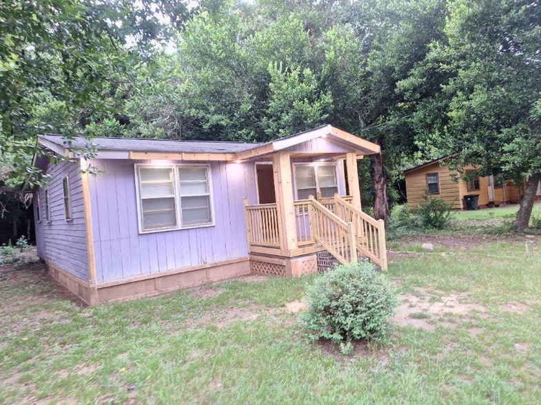 Building Photo - 3758 Houston St