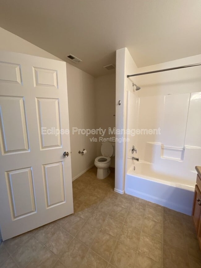 Building Photo - 2451 1/2 Theresea Ln