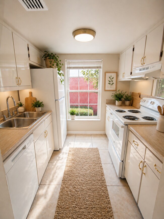 Building Photo - FOR RENT – CHARMING 1-BEDROOM CONDO IN SAINT PETERSBURG, FL