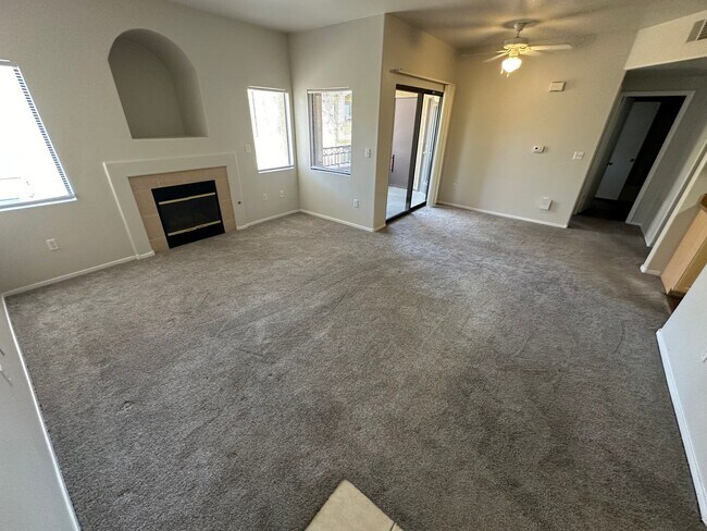Building Photo - CUTE UPSTAIRS CONDO UNIT , LOCATED IN A GATED COMMUNITY 2 BEDROOM / 2 FULL BATH