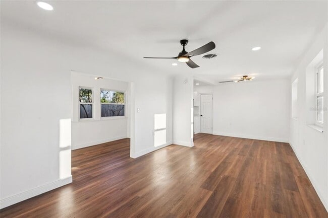 Building Photo - 410 Virginia Ave