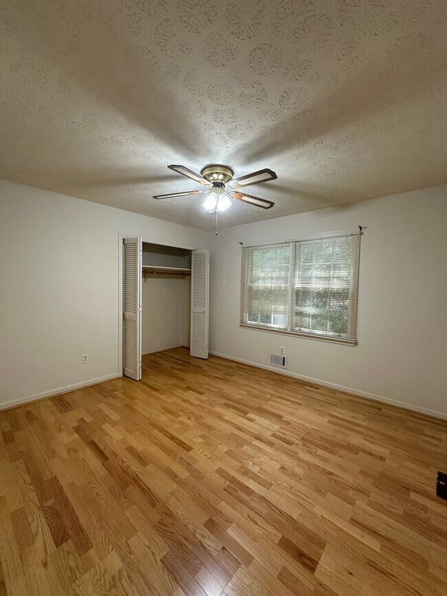 Building Photo - 375 Segrest Cir