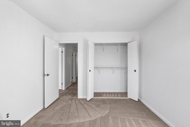 Building Photo - 3964 Bainbridge Ct