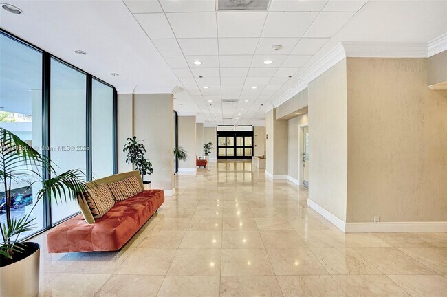 Building Photo - 1901 Brickell Ave