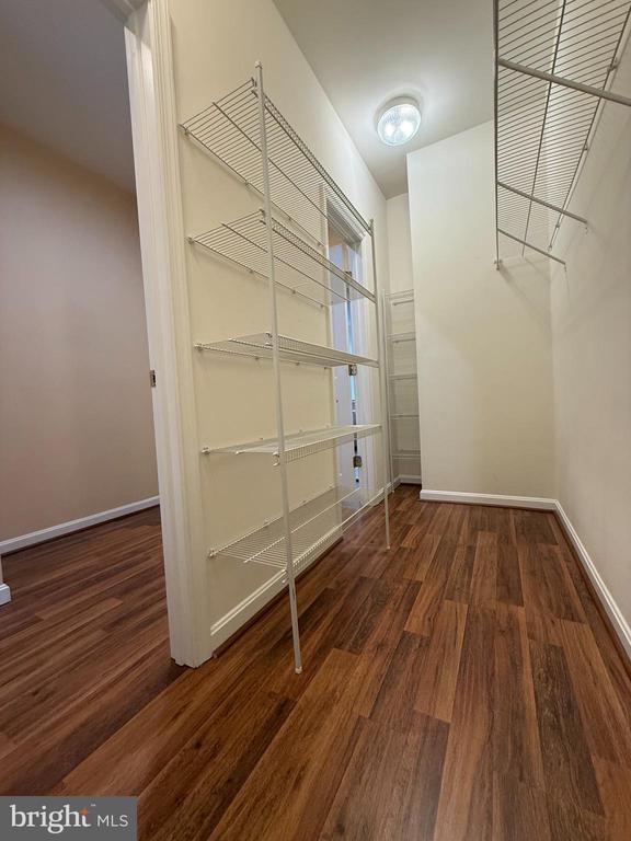 Building Photo - 22949 Fanshaw Square