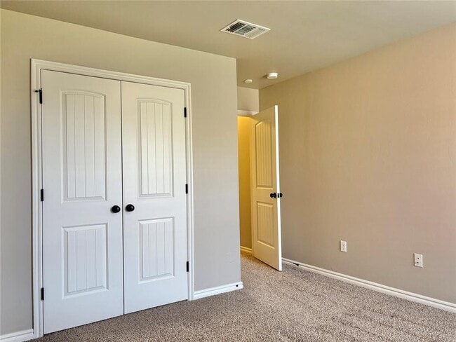 Building Photo - 517 SW 44th St