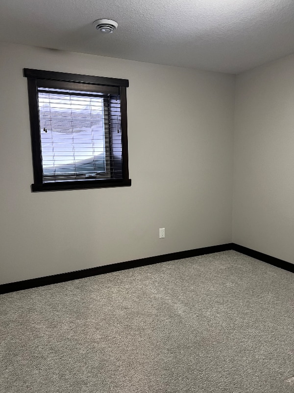 Building Photo - 622 15th Ave NE