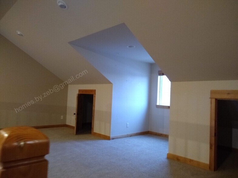 Building Photo - 983 New Holland Dr