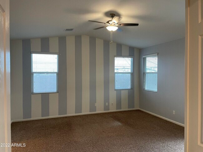 Building Photo - 69 S 195th Ln