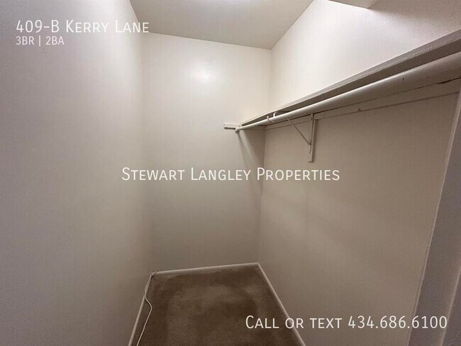 Building Photo - 409 Kerry Ln