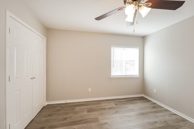 Building Photo - 14811 Forest Enclave Ln