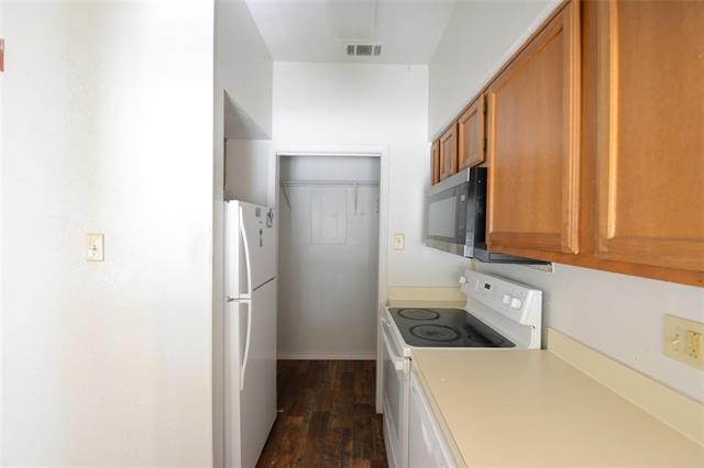 Building Photo - 501 Arbor Creek Dr