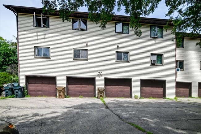 Building Photo - 2850 Cimarron Trail