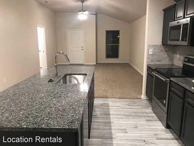 Building Photo - 3 br, 2 bath House - 10005 Wausau Ave