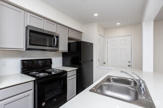 2BR, 1BA - Vue at Harwell Apartments