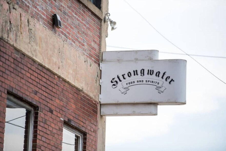 Building Photo - 443 W Rich St