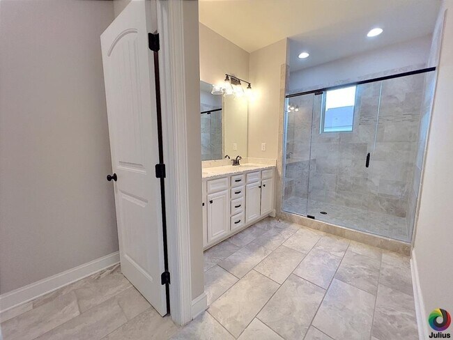 Building Photo - 4254 Spruce Pine Alley