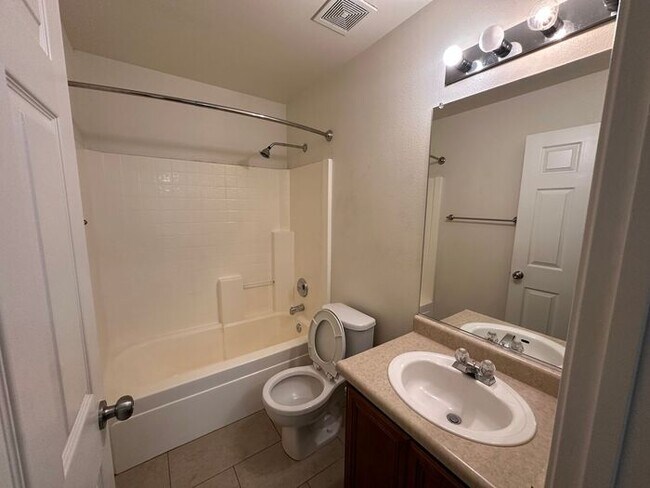 Building Photo - 7465 Hinton Dr