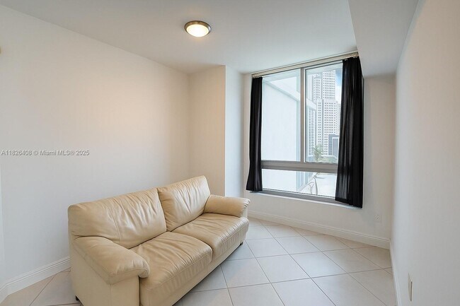 Building Photo - 350 S Miami Ave