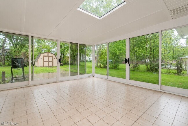 Building Photo - 8806 Norwood Dr