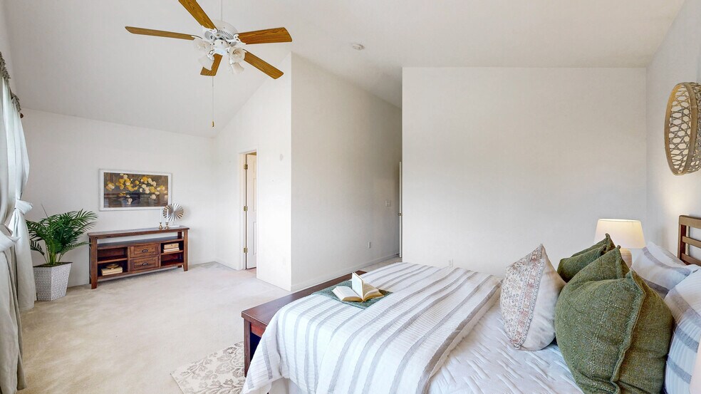 Building Photo - 2560 Concord Cir