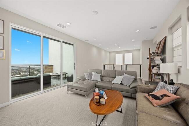 Building Photo - 478 Sycamore Dr