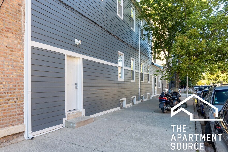 Building Photo - 1900 S Throop St