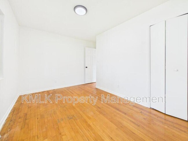 Building Photo - 1624 Merrill Ave