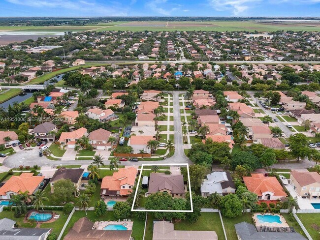 Building Photo - 14801 SW 154th Ct