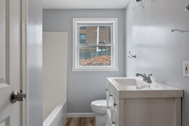 Building Photo - 4 Moran Ct