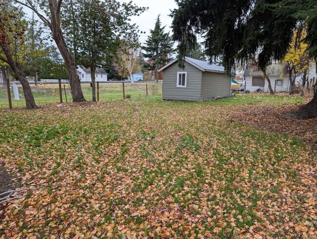 Building Photo - 107 E Section St