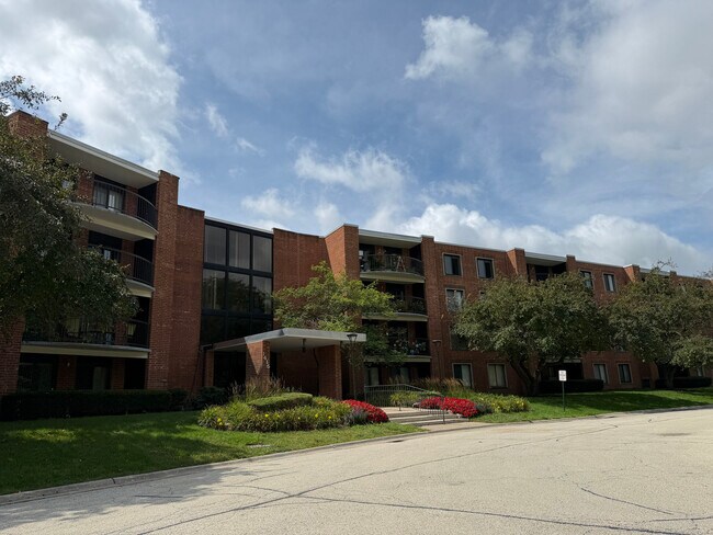 Building Photo - 1415 E Central Rd